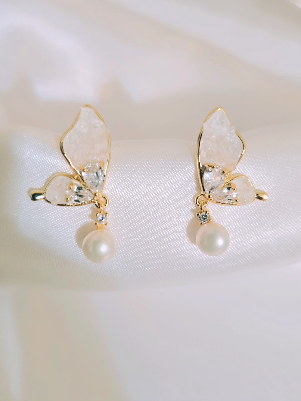 Elegant Gold Butterfly Pearl Drop Earrings - Freshwater Pearl